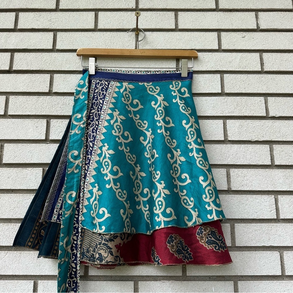 Vibrant 100% Silk Wrap Mini Skirt Reversible Boho Paisley Teal Red Print - Picture 2 of 9